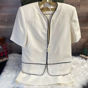 SuitsMe Ladies 2 pc Skirt Set, Size 8, Cream & Black